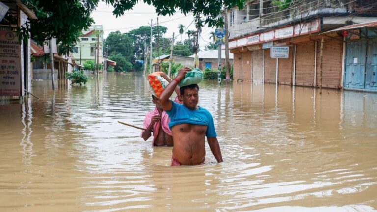 असम में मानसून की एंट्री के साथ तबाही- भारी बारिश से 20 जिलों के 764 गांव जलमग्न